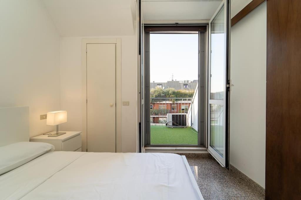5 Giornate Apt Con Terrazzo E Garage Privato มิลาน ภายนอก รูปภาพ