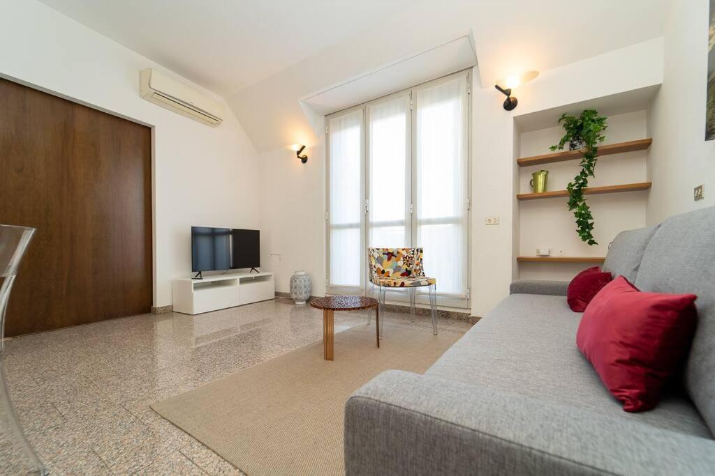 5 Giornate Apt Con Terrazzo E Garage Privato มิลาน ภายนอก รูปภาพ