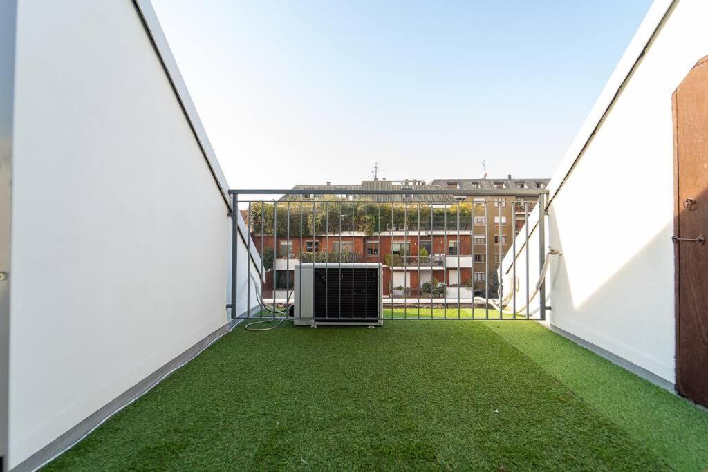 5 Giornate Apt Con Terrazzo E Garage Privato มิลาน ภายนอก รูปภาพ