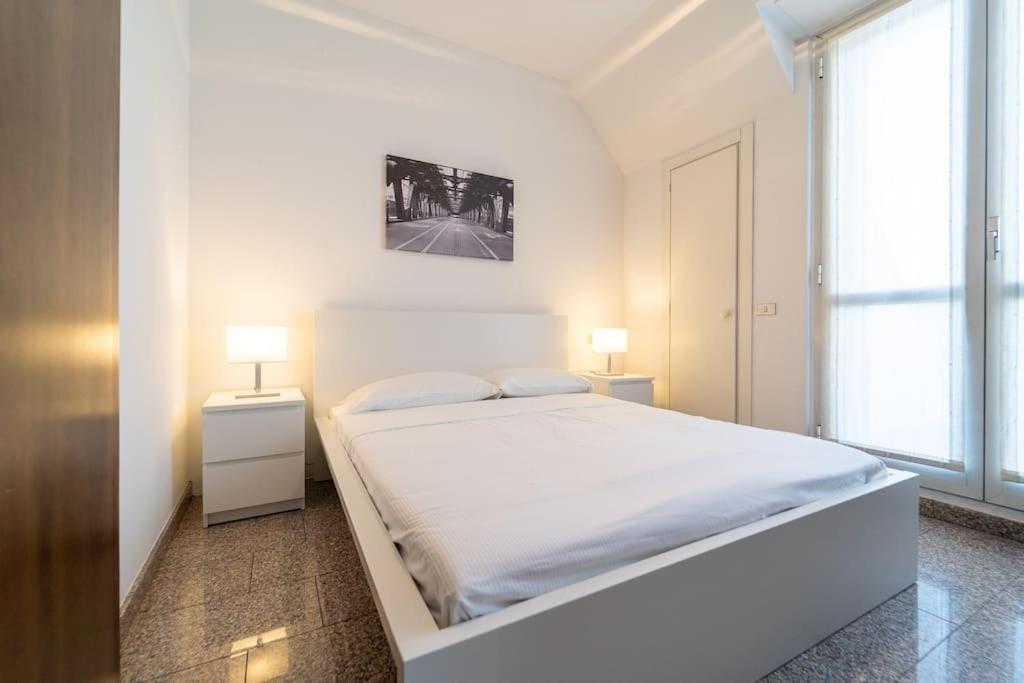 5 Giornate Apt Con Terrazzo E Garage Privato มิลาน ภายนอก รูปภาพ